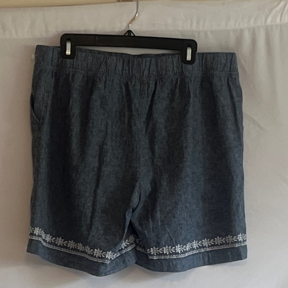 Talbots Linen Blue and White Flat Front Shorts with Embroidered Hem - Picture 11 of 11